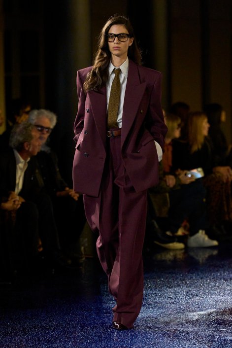 modne-garnitury-wiosna-lato-2025-Saint Laurent S25 019
