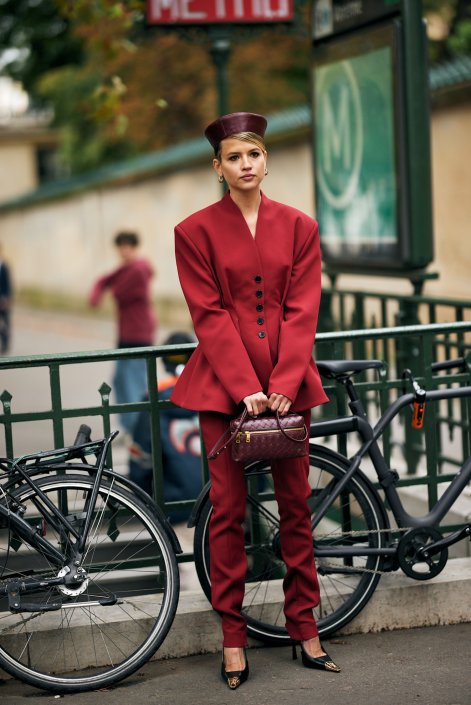 modne-garnitury-wiosna-lato-2025-Paris str S25 0514