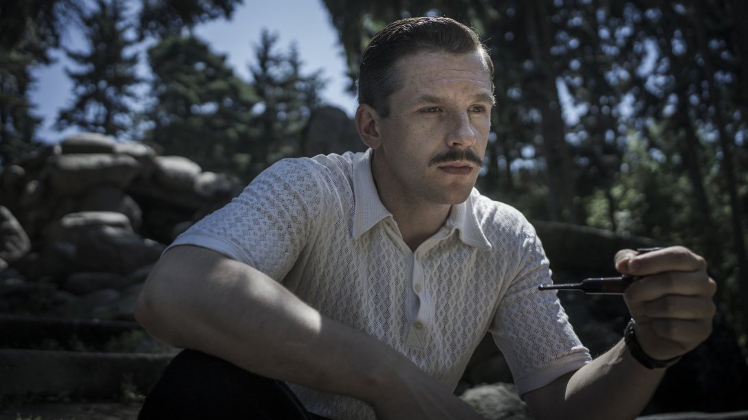 Ten serial pokazuje wojnę i okupację inaczej - Ludzie i bogowie od dziś na Netflixie