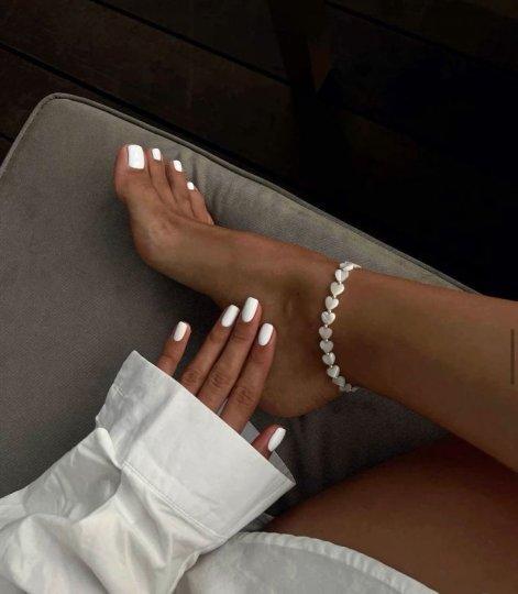 modny-pedicure-wiosna-lato-202512