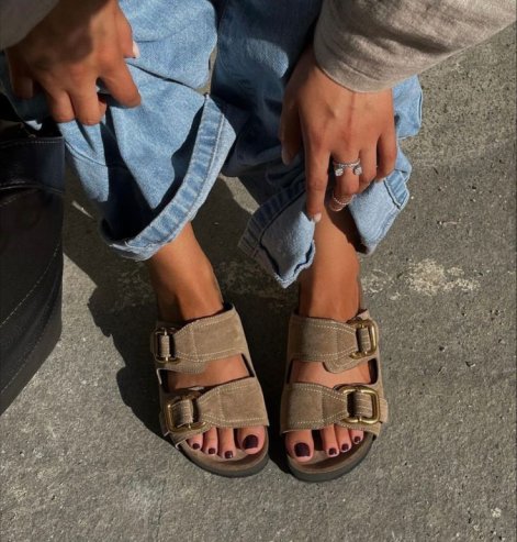 modny-pedicure-wiosna-lato-2025-7