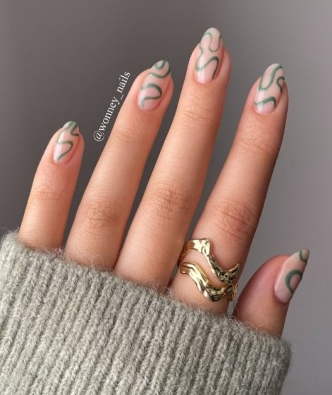 sage-nails-modny-manicure-wiosna-lato-2025-4