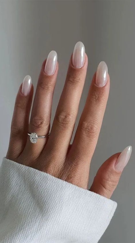 pearl-nail-modne-paznokcie-na-lato-2025-