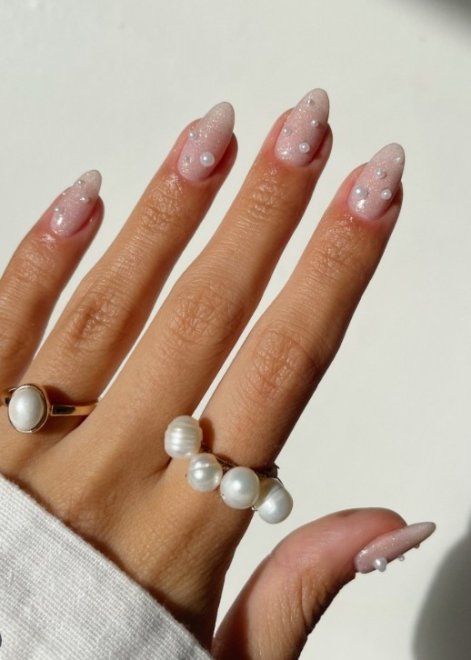 pearl-nails-manicure-na-lato-2025-2