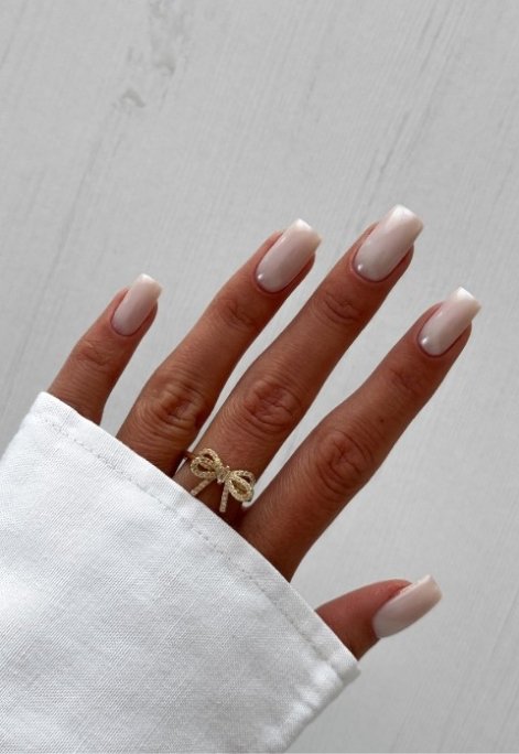 pearl-nails-manicure-na-lato-2025-1