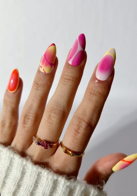 aura-nails-modne-paznokcie-na-lato-2025-3