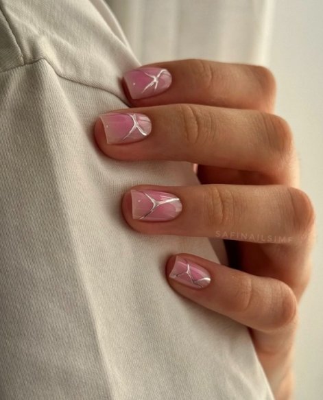 aura-nails-modne-paznokcie-na-lato-2025-3