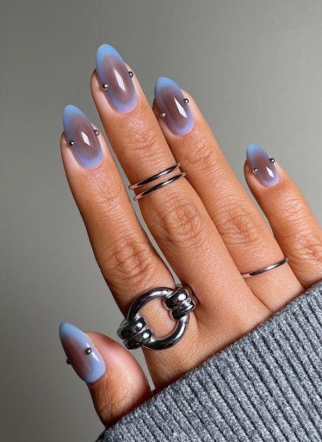 aura-nails-modne-paznokcie-na-lato-2025-6