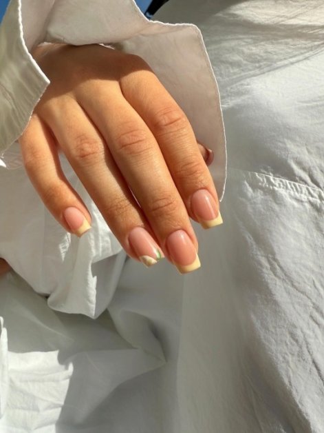 lemon-nails-modne-paznokcie-na-lato-2025-2