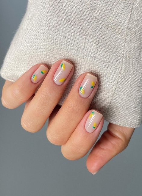 lemon-nails-modne-paznokcie-na-lato-2025-12