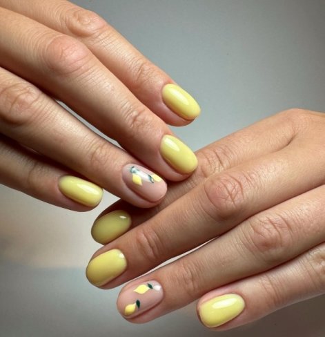 lemon-nails-modne-paznokcie-na-lato-2025-16