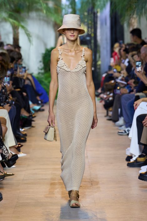 szydełkowe-dzianinowe-sukienki-na-lato-2025-Elie Saab S25 019
