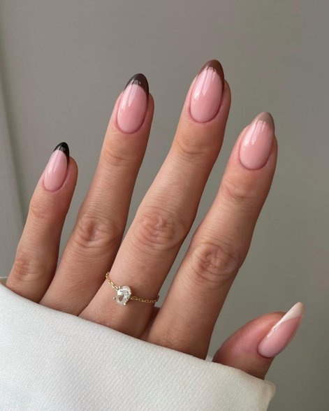 francuski-manicure-na-lato-2025-inspiracje-8