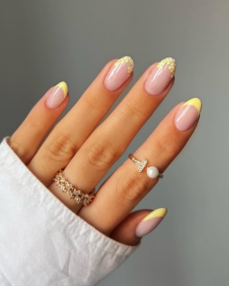 francuski-manicure-na-lato-2025-inspiracje-9