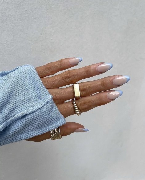 francuski-manicure-na-lato-2025-inspiracje-12
