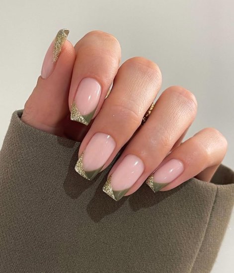 francuski-manicure-na-lato-2025-inspiracje-16