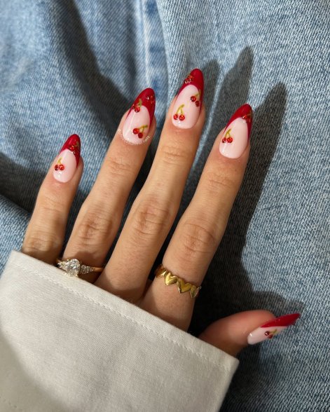 francuski-manicure-na-lato-2025-inspiracje-26