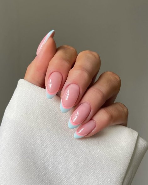 francuski-manicure-na-lato-2025-inspiracje-40