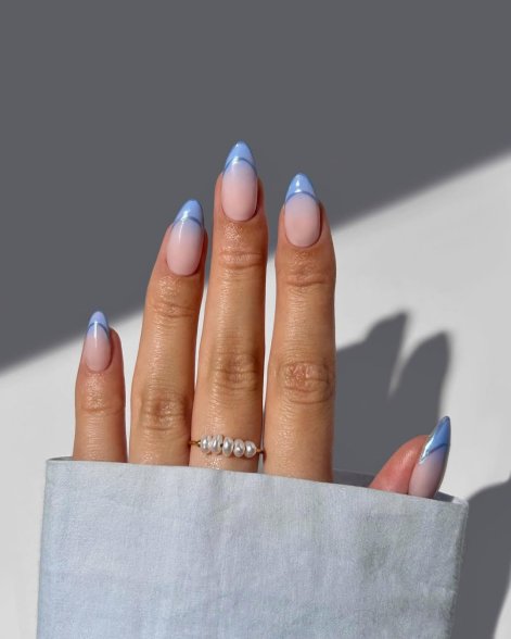 francuski-manicure-na-lato-2025-inspiracje-42