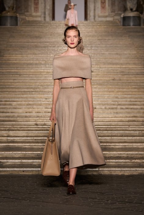 Max Mara_resort_S26_front_looks_006