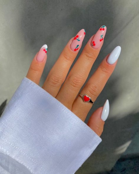 cherry-nails-modne-paznokcie-na-lato-2025-14