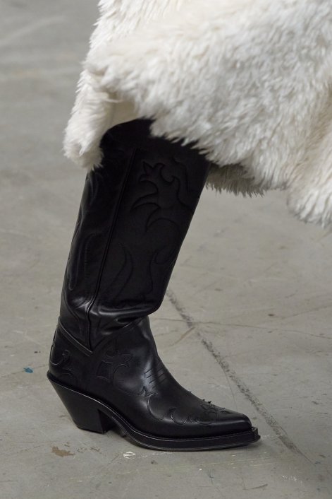 kowbojki-modne-buty-jesień-zima-2025-2026-Gabriela Hearst clp F25 102