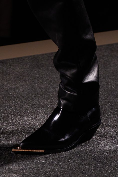 kowbojki-modne-buty-jesień-zima-2025-2026Versace clp F25 140