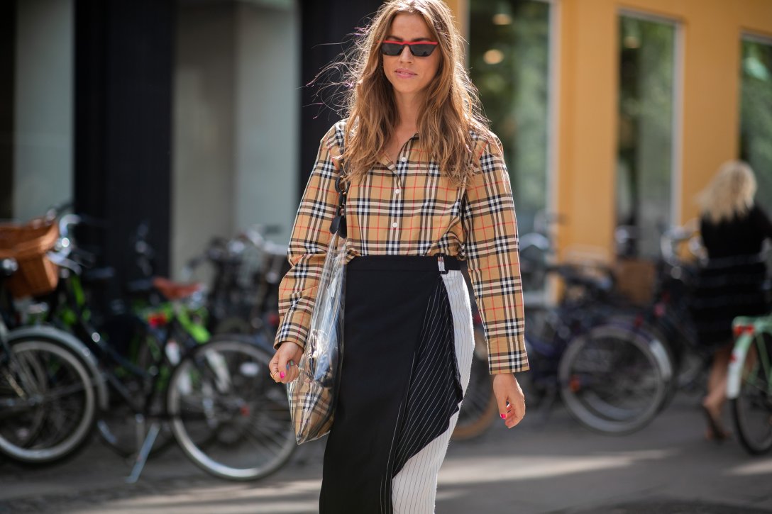 Koszula w kratę nie tylko na festiwal. 22 pomysły na modny jesienny look