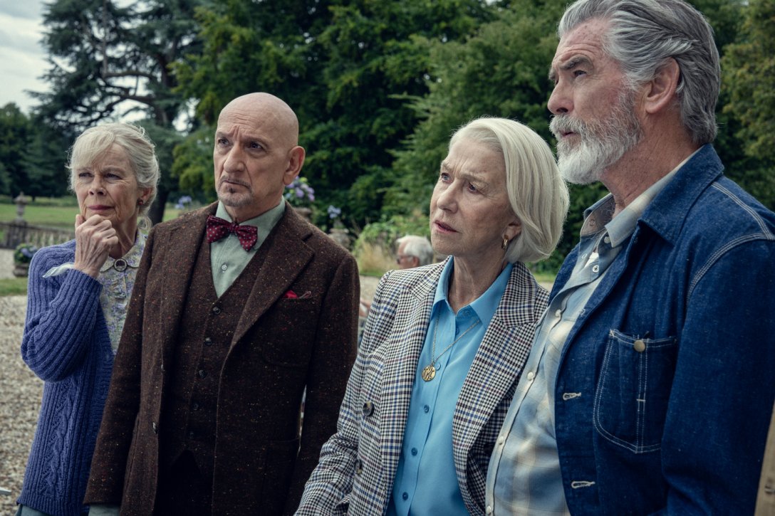 Helen Mirren, Pierce Brosnan i tajemnicze śledztwo. Włączcie Netflix - ubawicie się!