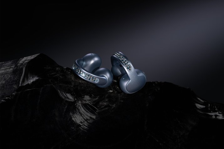 002 Motorola x Swarovski Brilliant Collection
