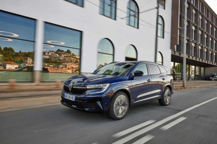 All-new Renault Espace E-Tech 200 ch - Midnight Blue (9)