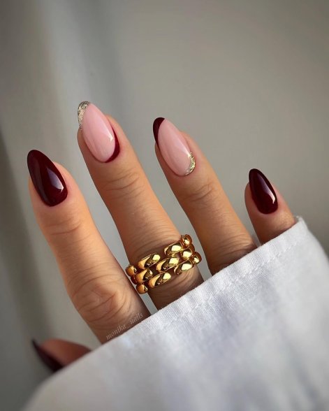 black-cherry-nails-modny-manicure-na-jesień-i-zimę-2025-1
