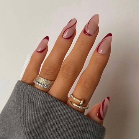 black-cherry-nails-modny-manicure-na-jesień-i-zimę-2025-2