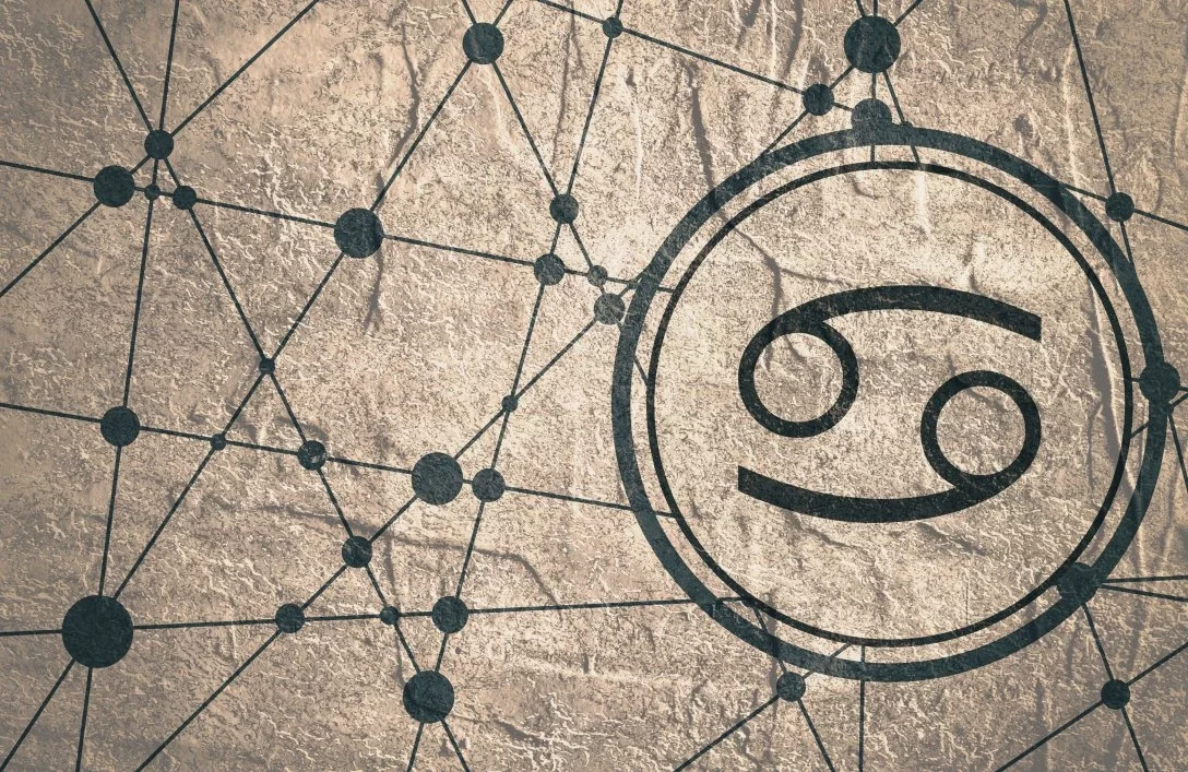 Uczuciowi wrażliwcy? Jakie są naprawdę osoby spod znaku Raka? Astrolożka wyjaśnia