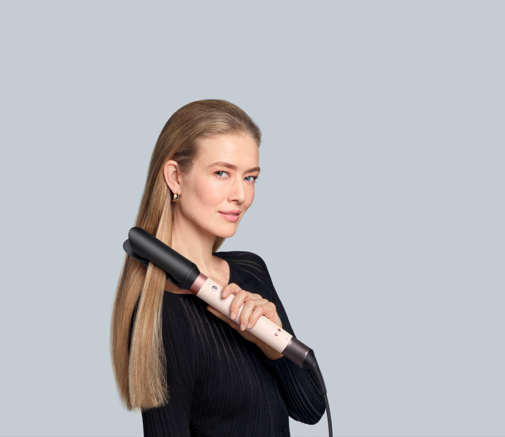 HS09_PPIDRODPL_089-RGB-InUse-Type2Blonde-AirSmooth-LongStraight-A0_TINT