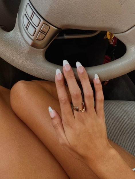 deep-french-modny-manicure-na-jesień-zima02025-2026-10