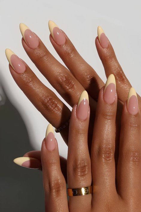 deep-french-modny-manicure-na-jesień-zima02025-2026-7