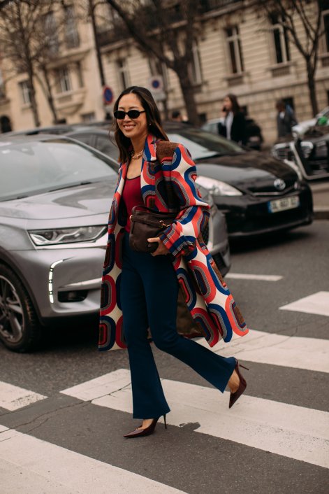 jeansy-flare-trendy-jesień-zima-2025-2026-Paris str F25 2887