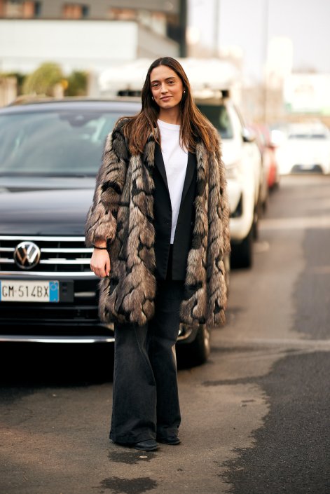 jeansy-flare-trendy-jesień-zima-2025-2026-Milano str F25 0581