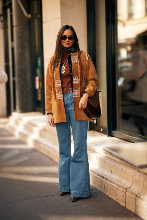 jeansy-flare-trendy-jesień-zima-2025-2026-Paris str F25 1734