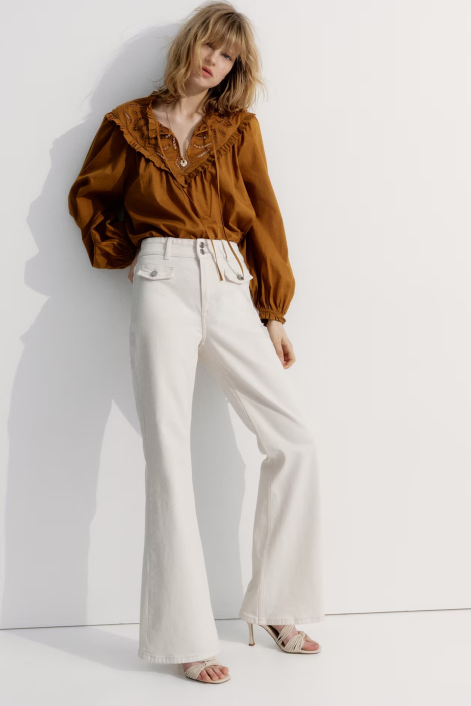 jeansy-flare-trendy-jesień-zima-2025-2026-hm