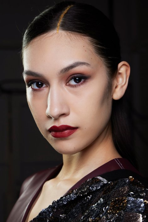 red-wine-makeup-trend-jesien-zima-2025-2026-Mohapatra bks F23 016