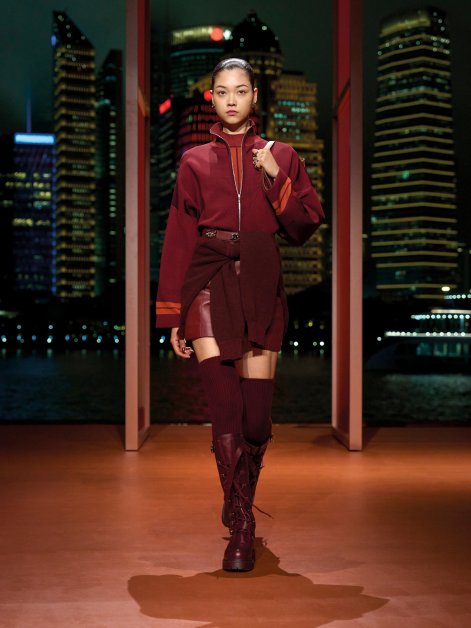 bordo-total-look-jesien-zima-2025-2026-Hermes PO F25 023