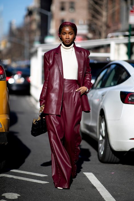 bordo-total-look-jesien-zima-2025-2026-New York str F22 132