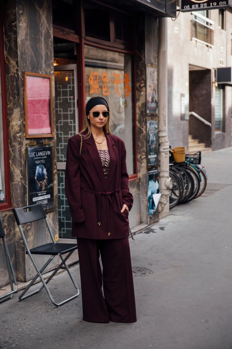 bordo-total-look-jesien-zima-2025-2026-Paris str S24 0176