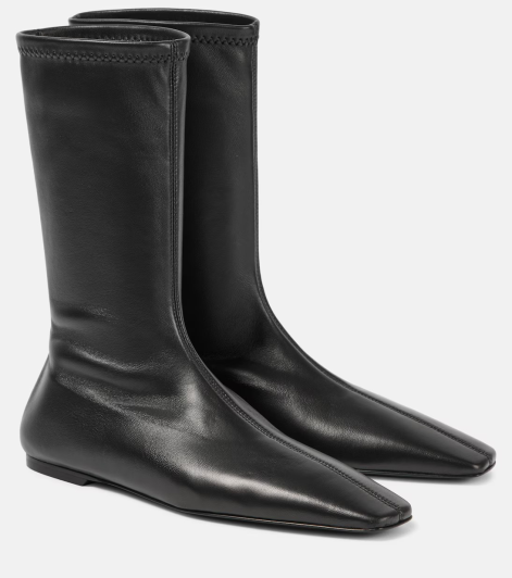 Sock-boots-modne-buty-na-jesień-i-zimę-2025-2026-toteme