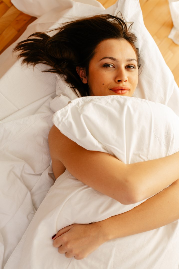 Kosmetolog ocenia poduszki przeciwzmarszczkowe. Czy warto w tę nowość zainwestować?