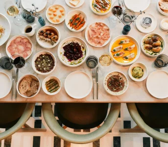 Gotowanie to sztuka opowiadania. Odkrywamy Anawę – nową przestrzeń kulinarną nanbsp;mapie stolicy