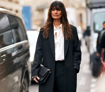 45 eleganckich stylizacji dojrzałych Francuzek. Te trendy wybierają jesienią