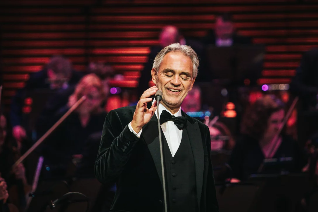 Włoski tenor, który zapełnia stadiony. Andrea Bocelli wraca do Polski